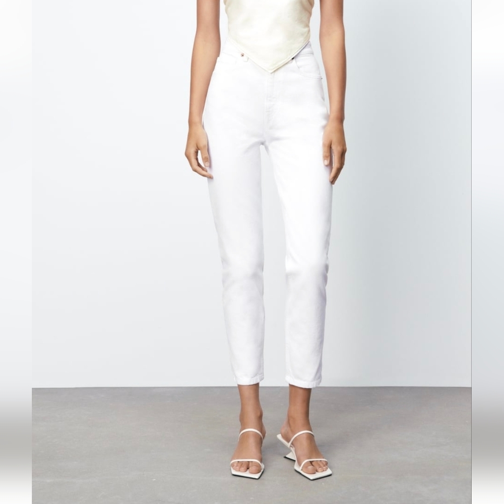 Zara High Rise Mom fit jeans Sz 2